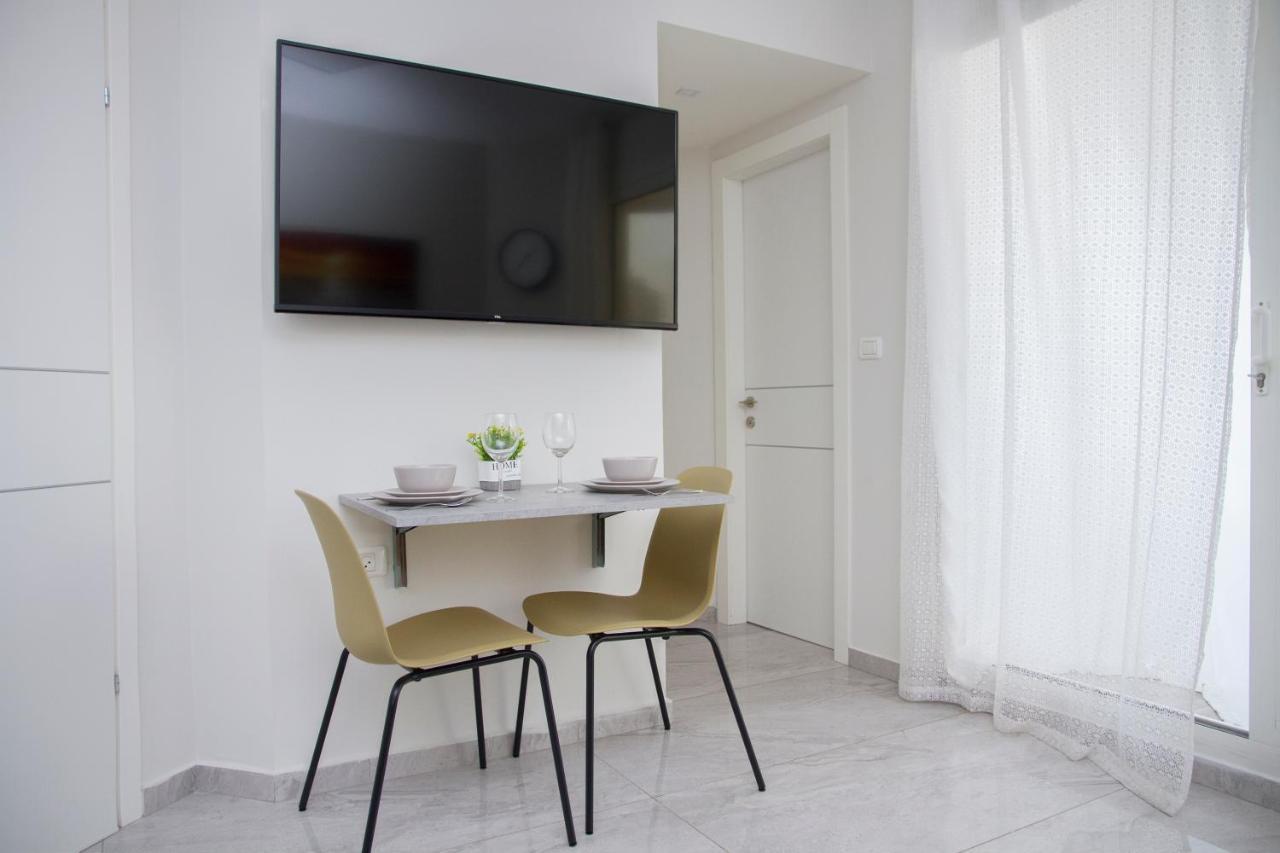 Apartments4You Leonardo 11 巴特亚姆 外观 照片