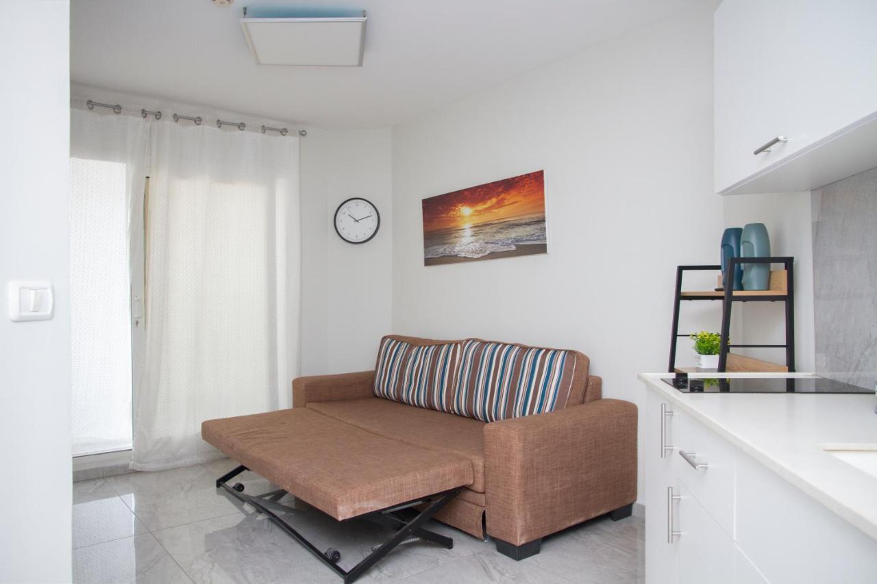 Apartments4You Leonardo 11 巴特亚姆 外观 照片
